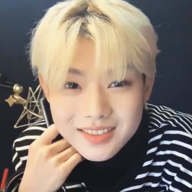 a thread of chihoon smiling but his smile gets bigger as you keep scrolling ٩(ˆᗜˆ*)و