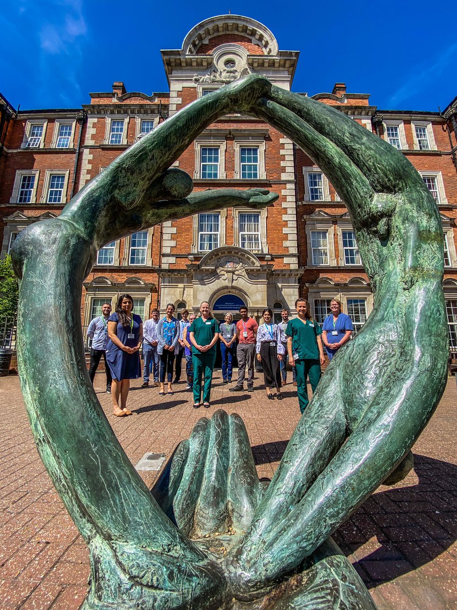 A snippet of the amazing #pharmacy team at Hammersmith Hospital working behind the scenes to make sure our patients get all the safe and correct medication they need! 💊 <a href="/ImperialNHS/">Imperial NHS 💙</a> <a href="/ImperialCharity/">Imperial Health Charity</a> <a href="/TheGPhC/">GPhC</a> <a href="/rpharms/">Royal Pharmaceutical Society</a> #medicine #health #pharmacylife #Covid_19