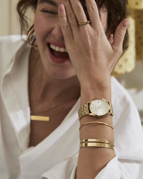 ModeInMotion's tweet photo. Pas d'idée de cadeau de fête des mères ? 🎁

Et si vous lui offriez une montre ? 
Découvrez notre sélection de montres femme ici 👉 https://t.co/1KXmlmqMaa https://t.co/m6KqtjdQY5