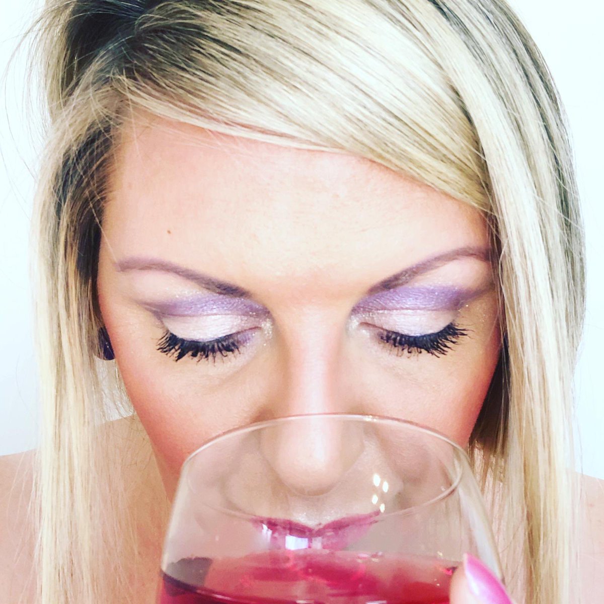 MrsBeeeeee's tweet photo. Last week’s #fiercefriday theme was Greek Mythology:Gods and Godesses Edition 🧜🏽‍♀️🧜🏽 I chose Dionysos the God of Wine! who knew there was an actual god of wine!!! 🍷🍇 #greekgods #wine #dionysos #mythology https://t.co/JbbTXPLkka