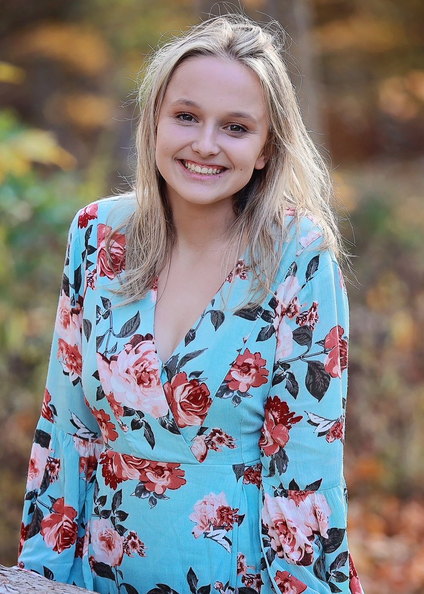 HNHS_Music's tweet photo. Sabrina participated in Jazz Band, Marching Band, Pep Band, and Symphonic Band. 

Thank you for all of your hard work and dedication! We will miss you!
🌊💚 #AlwaysANamer https://t.co/nG8b41AWCV