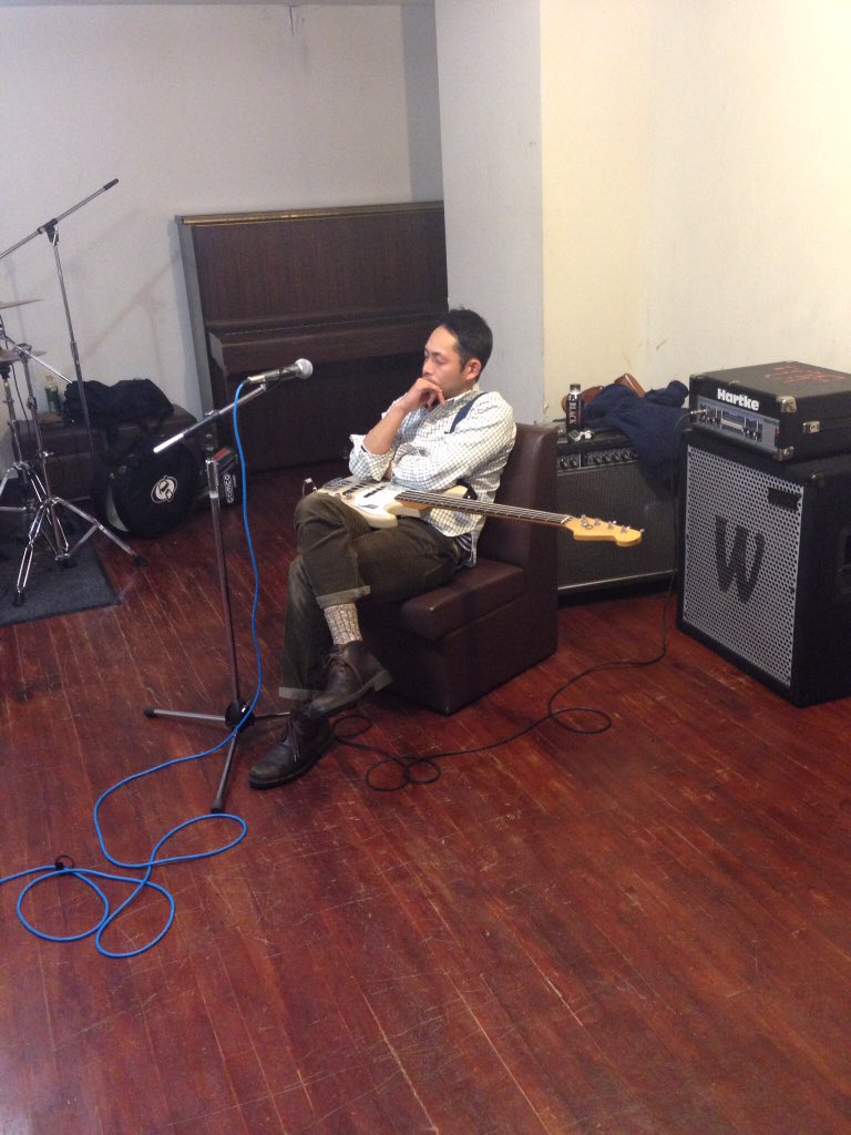 asstellus's tweet photo. まねきねこ納屋橋、閉店。TOP ONEだった頃からお世話になった。『あなた』までの曲はここで作った。『東京サーモグラフィー』MVも、さよならパリスのMVもここ。彼女と別れた翌日に寝ずに来たのもここ。ツアーの練習中に突然歌いながら大泣きしはじめた僕をばんが気づかないフリしてくれたのもここ。村 https://t.co/mEjRMYHQ4x