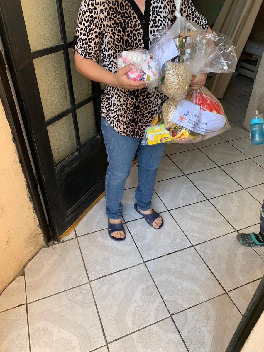 bienhechores's tweet photo. Gracias a su ayuda, Fundación Bienhechores continúa entregando despensas a muchas familias que están atravesando una situación complicada durante esta contingencia.
# AyúdanosAAyudar https://t.co/Pks2HTISp1