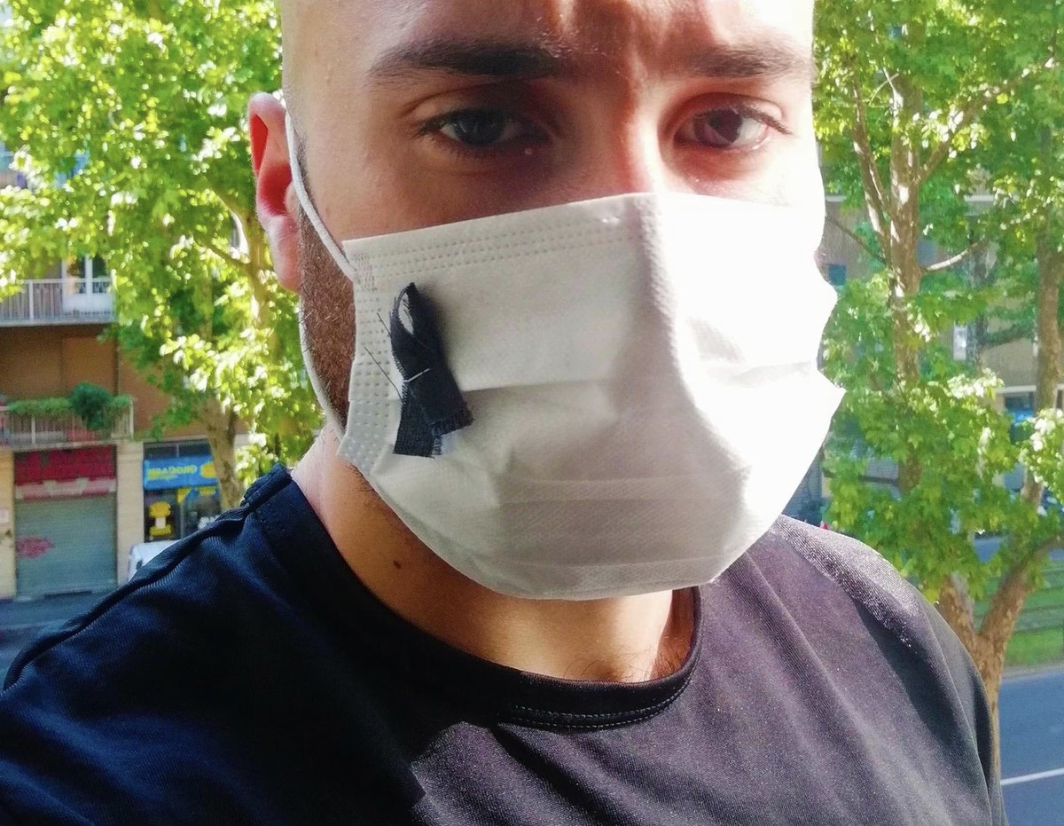 isentinelli's tweet photo. Riempite le vostre bacheche e le strade di questo simbolo.

In memoria di chi non c'è più.

Contro chi governa così disastrosamente Regione Lombardia. @roberto_lomb @ElenaCaracozza 

@milano20302 @ArciMilano @pfmajorino @VAgnoletto 

#laLombardiaFaMale #CommissariateLaLombardia https://t.co/gmDq6k7cNa