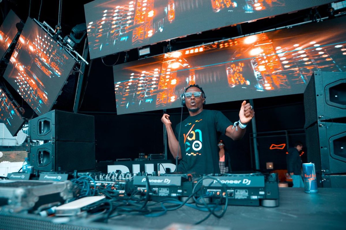 DjDukesta's tweet photo. Donโt forget that Iโm going Live with @vanco_sa at 7pm. Prepare your questions as we will give you a platform. Tune in and get inspired and informed about what @vanco_sa is about in the music industry. #TakingOverThePlatform https://t.co/2Kpr3ttWAJ
