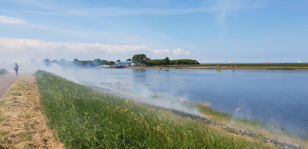 Lees alles over: Onkruid wegbranden veroorzaakt uitruk voor plaatselijke brandweer