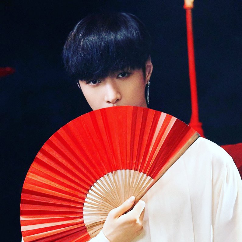 camtu_ho's tweet photo. We are so fortunate to be getting not one but two!!!
1 representing a reincarnation about his past life and 2 about his present life.
Let's all look forward to the wonderful gifts that #Yixing has prepared for us 💜
@layzhang
#Lay520Jade #JADE_LayZhang #Lay4thChild https://t.co/HXuEhGDiVZ