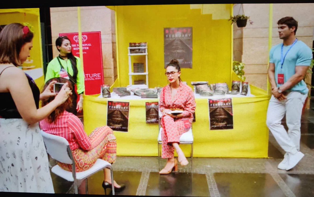oceedeeshoes's tweet photo. Damini, played by the gorgeous @sayanigupta wearing Cécile from @oceedeeshoes!
#ShoutOut to our favorite scenes from @4moreshotspls
Styled by @aastha06
#shotsoffriendship #4moreshotsplease #OceedeeCelebLove #OceedeeCelebrity #Oceedee #OceedeeWoman #inMyOceedee https://t.co/keGuIuSXUz