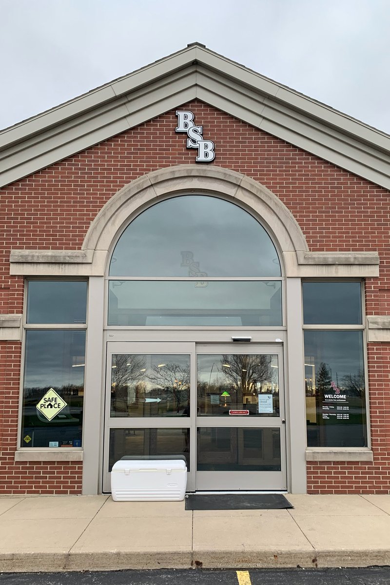 . @bippusbank, Huntington, has formed “The Giving Box,” which is a cooler full of dry goods and nonperishable items outside the lobby doors for anyone who may be in need, with a “take what you need, leave what you can” policy.  #BanksHelpingHoosiers