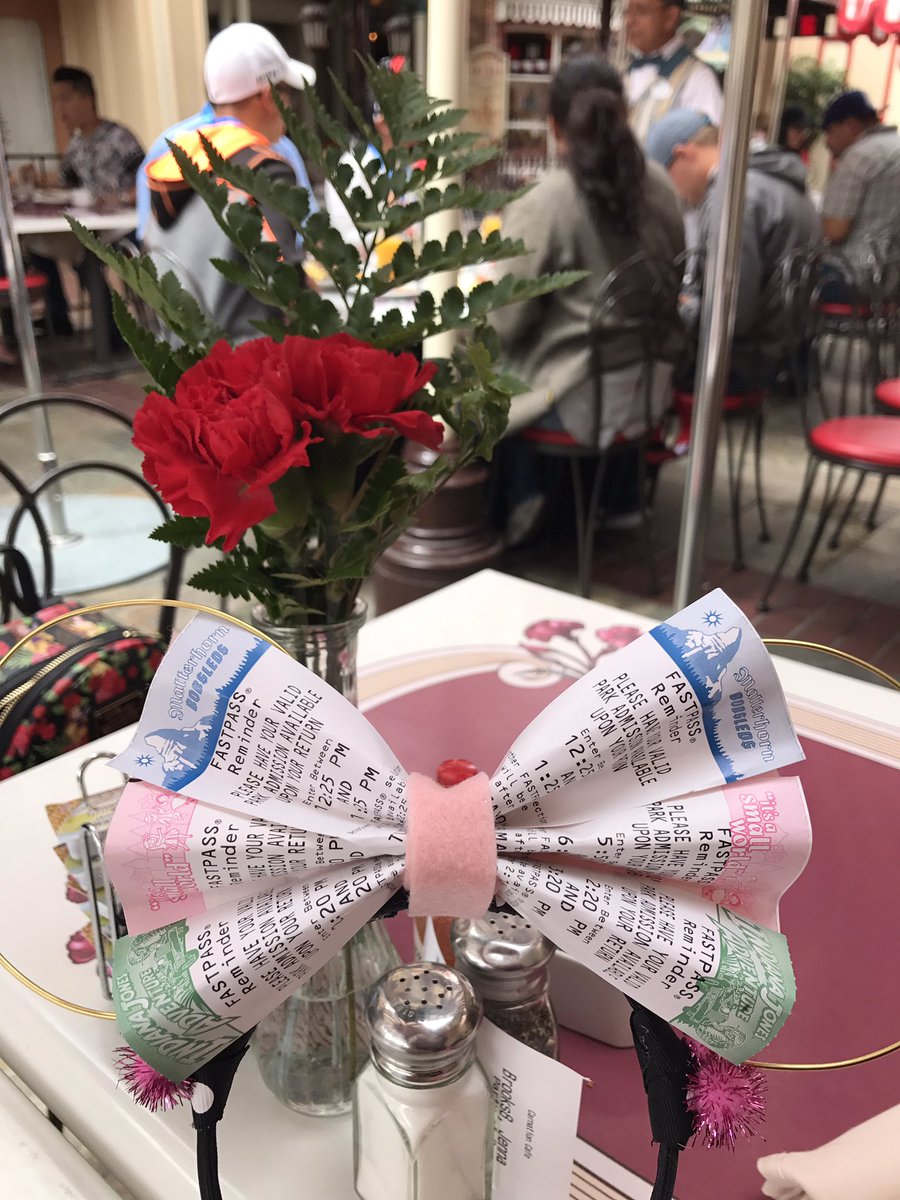 jennanbrooks's tweet photo. I’ve recently found my way into distwitter, so here’s my introduction. Hi😊 I’m Jenna and I’m one of the millions who have an ear Etsy shop. But these make me happy because it was an original idea I played with, and no one else sells them (yet). 
Insta &amp; Etsy: EarsASmallWorld💕 https://t.co/e4lfEihbPS