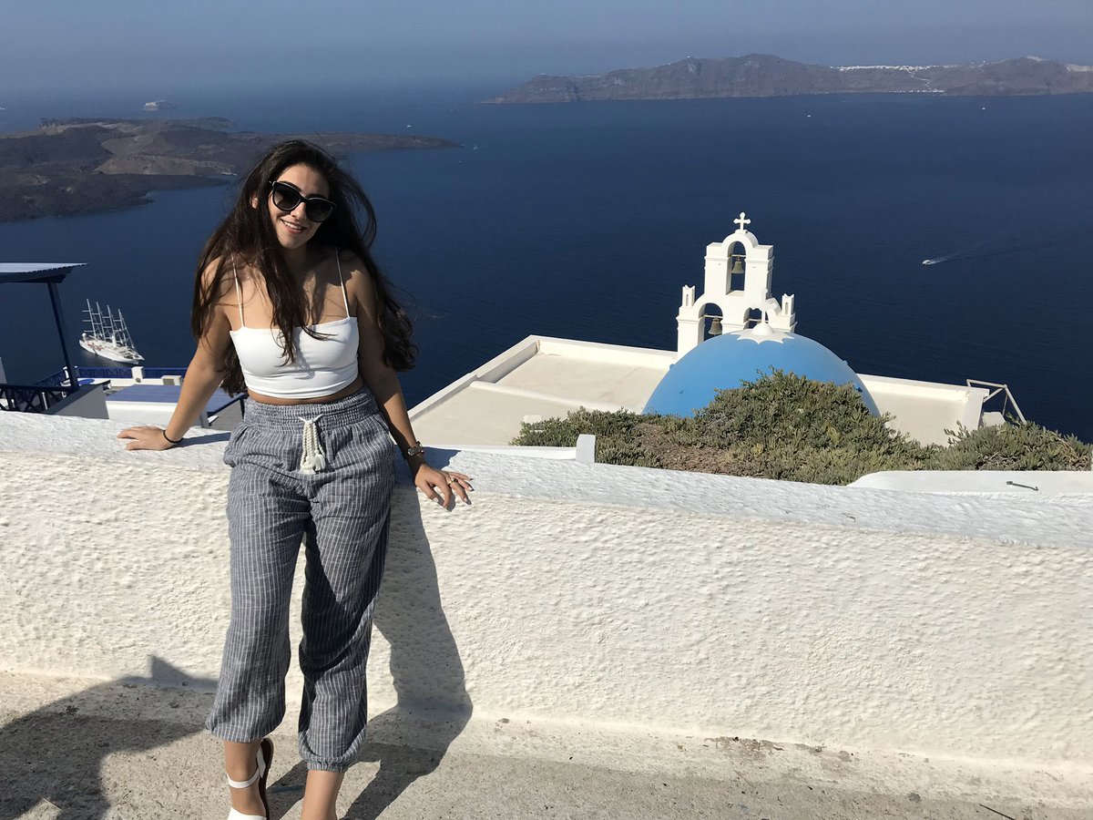 MoniRiz's tweet photo. Santorini 🤍 https://t.co/MNfHDeNkhe