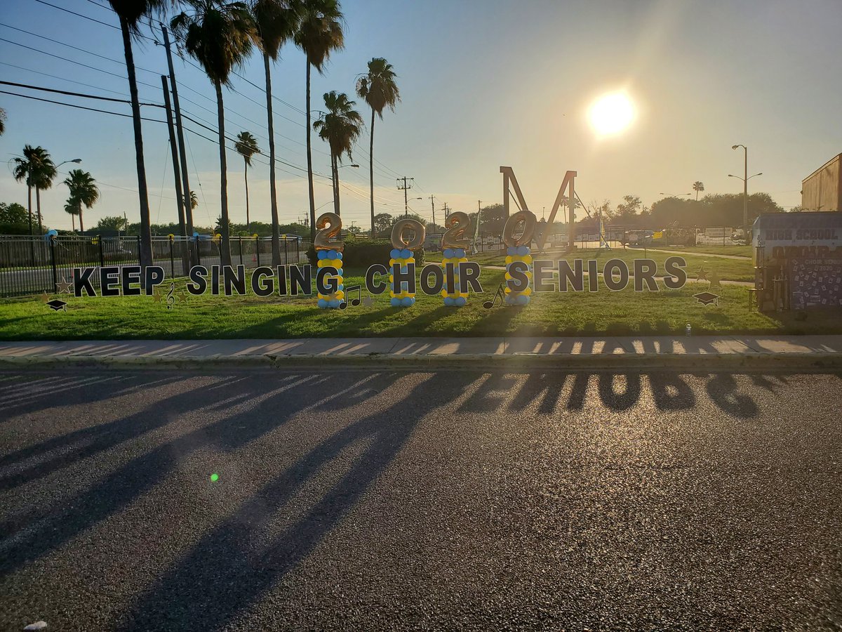 govick1982's tweet photo. As Choir Booster President and a Mustang Alumni of course there was no way I didn't want to be apart of the #seniorparade! To all the Choir Seniors thanks for your dedication to the program and remember to keep singing!! @mcmemorialchoir @memstuco @Pride_Mustangs @ramjrcastillo https://t.co/FB8uRrGGYN