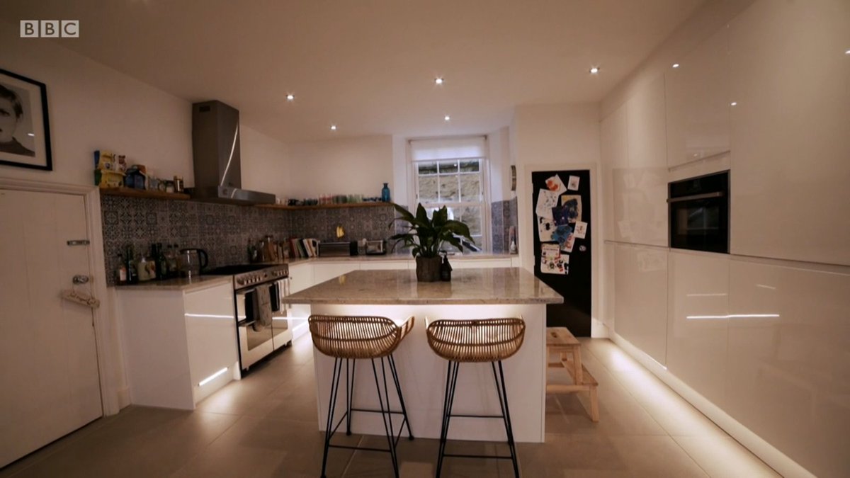 WOW! We had a pinch-me moment  - ‘Scotland’s Home Of The Year’ on BBC 1 featured one of our kitchens!
Cathy spent six months completely renovating a former Victorian girls school in the town of Kelso, and the results were breathtaking.
Watch here: bbc.co.uk/iplayer/episod…