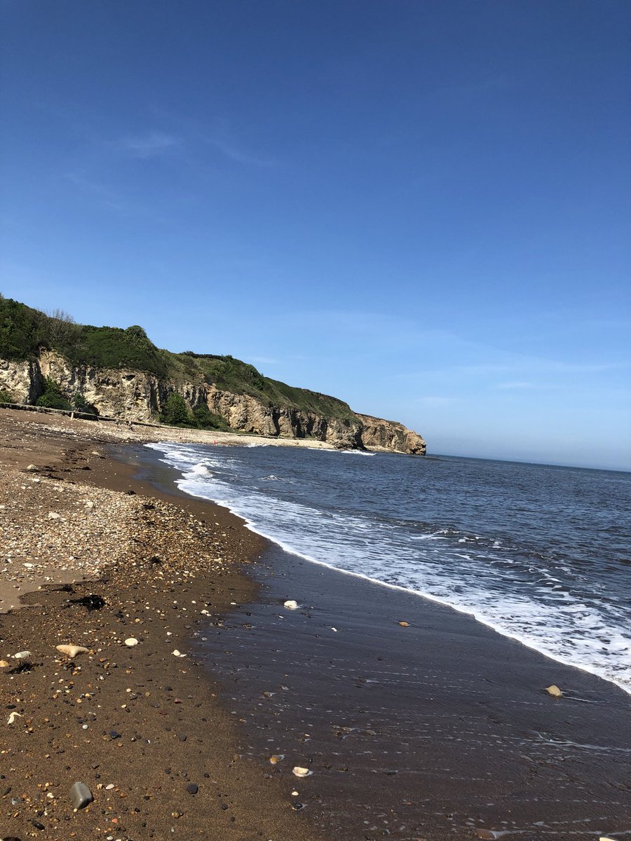 Angela_PMD's tweet photo. An empty beach on a hot day. #itsoursecret #lovethedurhamcoast https://t.co/Yz2TuKnw3s