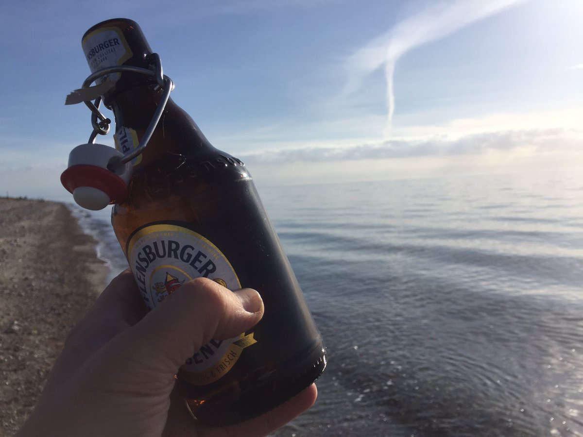 beeblebrox_hh's tweet photo. #MeerBier Tweets. #fastschondänemark https://t.co/EBPFsMLaBn
