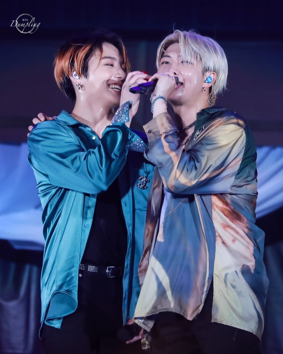 Just Namkook being adorable best boys : a thread because I miss them  #RM  #Jungkook  #namkook ʸ'ᵃˡˡ ʳᵉᵐᵉᵐᵇᵉʳ ʷʰᵉⁿ ᵗʰᵉᶦʳ ˢʰᶦᵖ ⁿᵃᵐᵉ ʷᵃˢ 'ᵏᵒᵒᵏᶦᵉ ᵐᵒⁿˢᵗᵉʳ'ˀ