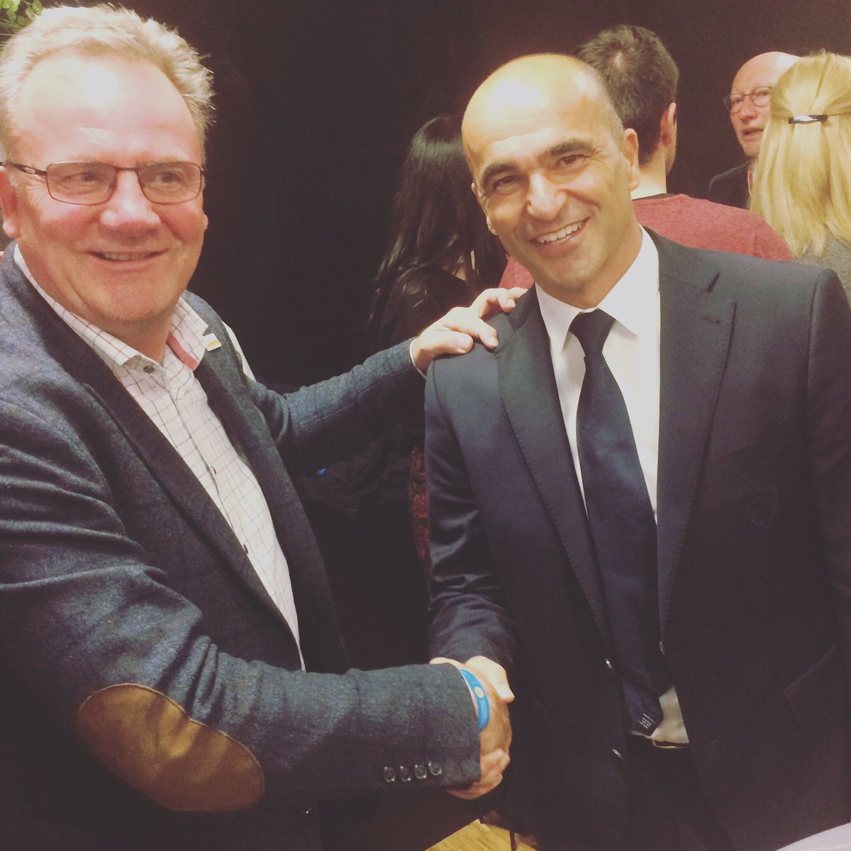 Deze topper verlengde vandaag zijn contract met de <a href="/RoyalBelgianFA/">Royal Belgian FA</a> en blijft tot 2022 bondscoach van onze <a href="/BelRedDevils/">Belgian Red Devils</a> met <a href="/IJsboerke/">IJsboerke</a> als trotse partner #COMEONBELGIUM 🇧🇪 #pleziervanhier