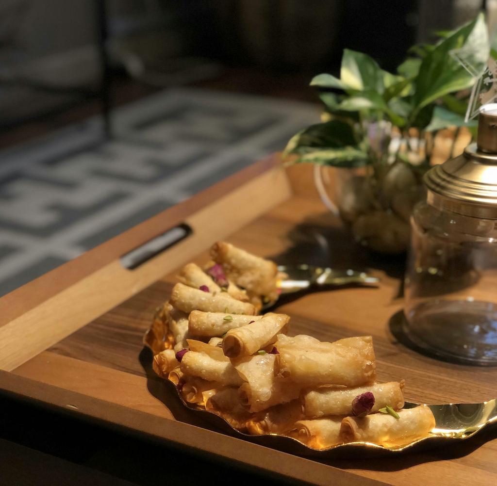 #السناب

من كثر خوفي عليك أعيش واحيابك
ياكبر شوقي عليك اليوم ..... ياكبره