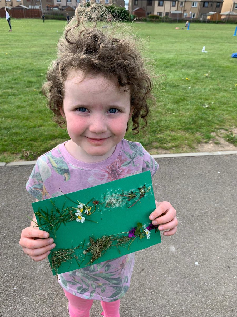 HythehillPS's tweet photo. Outdoor learning in the beautiful sunshine @GerardineSt @HythehillPS @StGerardinePS @VCrossHoSCD @StewartMcLauch2  @TheMorayCouncil https://t.co/umcTTLzyVC