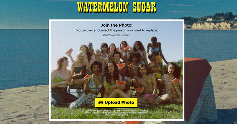 hsdaily's tweet photo. Join the photo with Harry! #WatermelonSugar

https://t.co/rJKQMFJOF6 https://t.co/uEmRYxu46b
