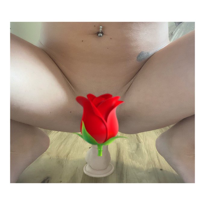 Just posted the naughty version on my Onlyfans 😉 still a couple discounted subscription spots left! https://t