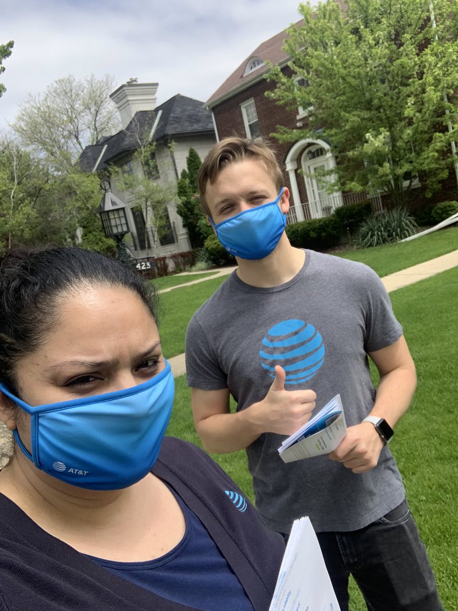 🎶it’s a beautiful day in the neighborhood, a beautiful day for a neighbor. Would you be mine? Could you be mine?🎶 Flyering, letting our neighbors that we are here for them! #neighborsofparkridge <a href="/PaulaVofGLM/">Paula</a> <a href="/b_rothblott/">Bill Rothblott</a> @Syed_ATT <a href="/NoemiAdame80/">Noemi Adame</a> <a href="/TomMonahan10/">Tom Monahan</a> <a href="/ATT/">AT&T</a>