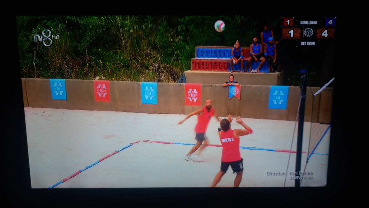 Tüm ramazan boyunca dini programlara karşı sadece survivor yayınlayarak çizgisinden ödün vermeyen tv8, seninde bayramın mübarek olsun. #survivor2020