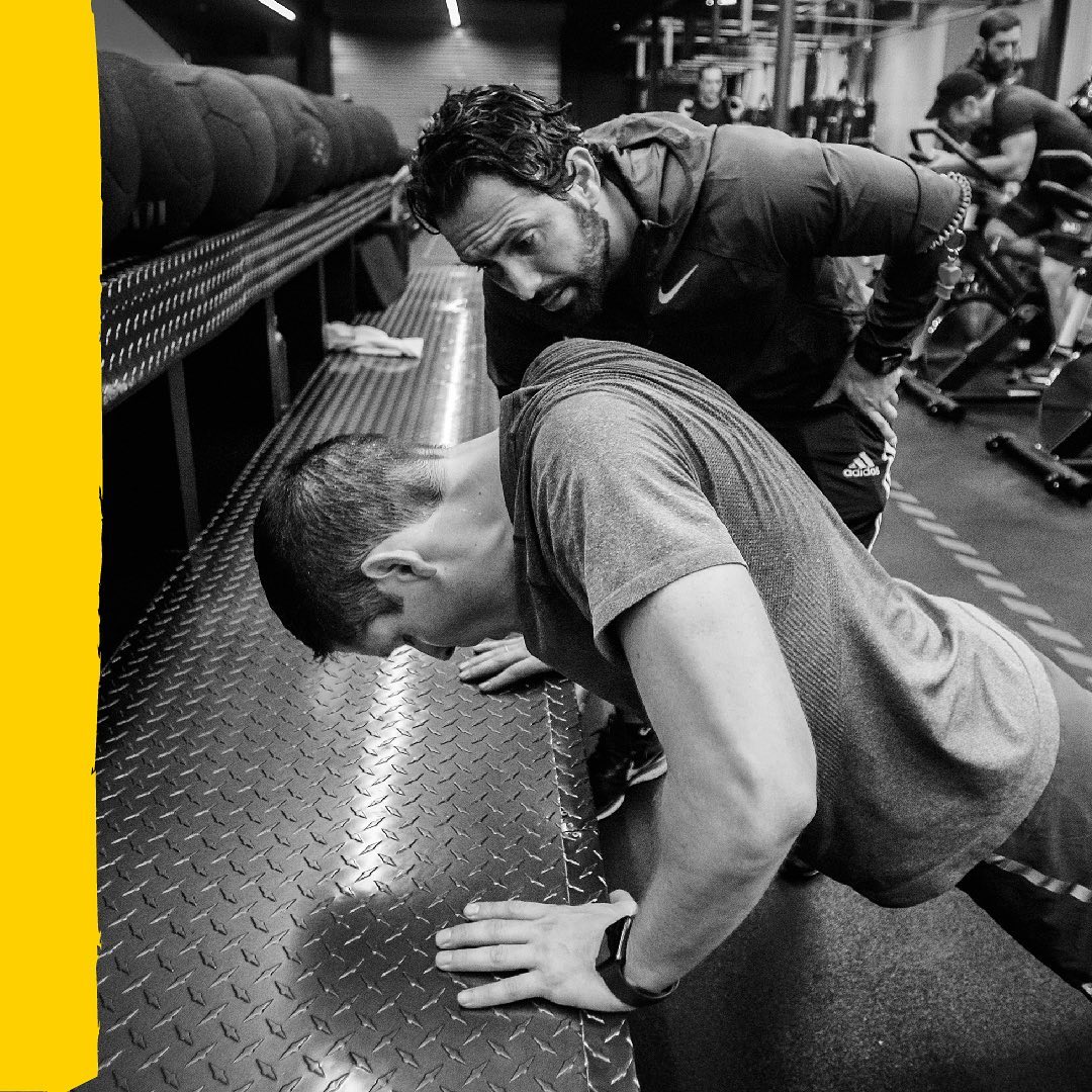 La motivación nunca llegará estando en tu zona de confort. Sal, búscala con garra y con buena actitud!🔥
¡Venga Carajo! - Rodrigo Garduño fundador de 54D <a href="/ro54d/">Rodrigo Garduño</a> 💪🏼💪🏼