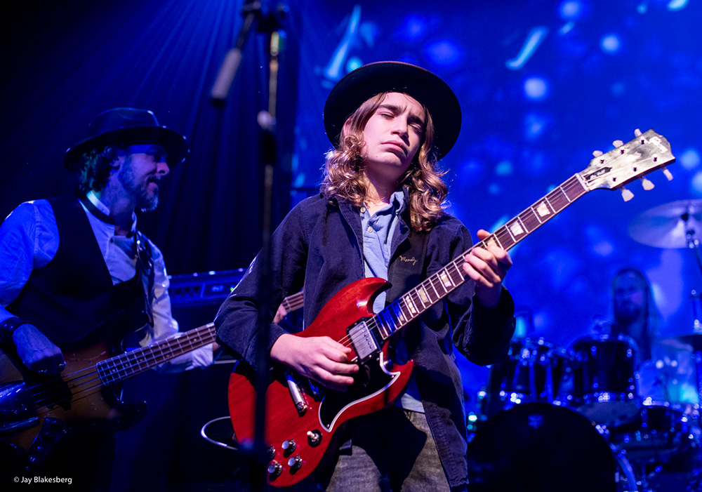 digmusic's tweet photo. Today Noon PDT, 3 EDT,  listen to up and coming SF guitarist, Asher Belsky talk influences &amp; some of his collaborations at Clapton’s Crossroads. Tune in https://t.co/s5pPfw80LY or 102.5 San Francisco. @KXSFradio #guitarplayer #Digmusic https://t.co/hnpe5oPiVc