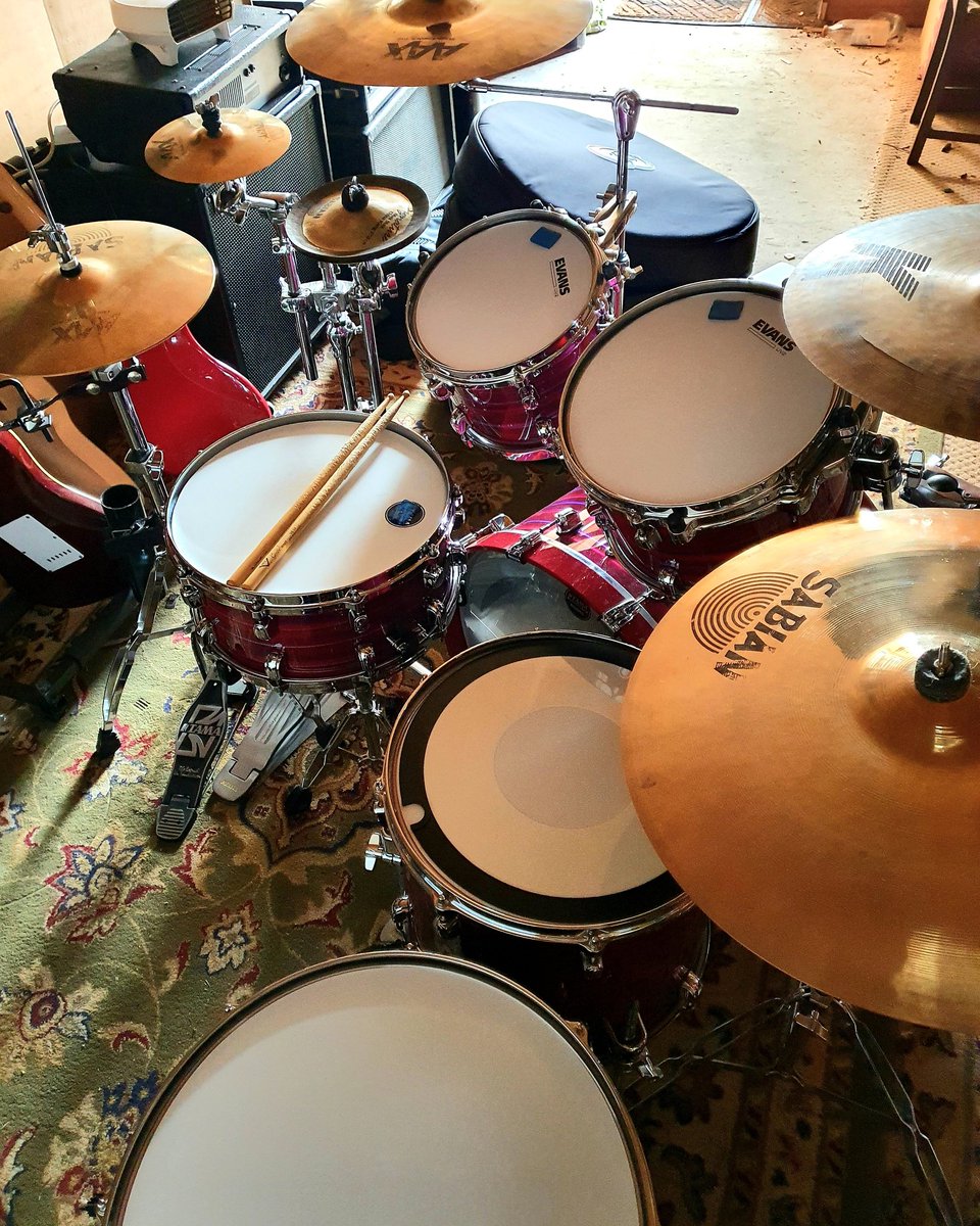 StuartHolley4's tweet photo. I miss it...
@tamauk @SABIAN_Cymbals @VaterDrumsticks
#drums #drummer #drumkit #tama #sabian #vaterdrumsticks #music #musician https://t.co/NVQnaIgCW6