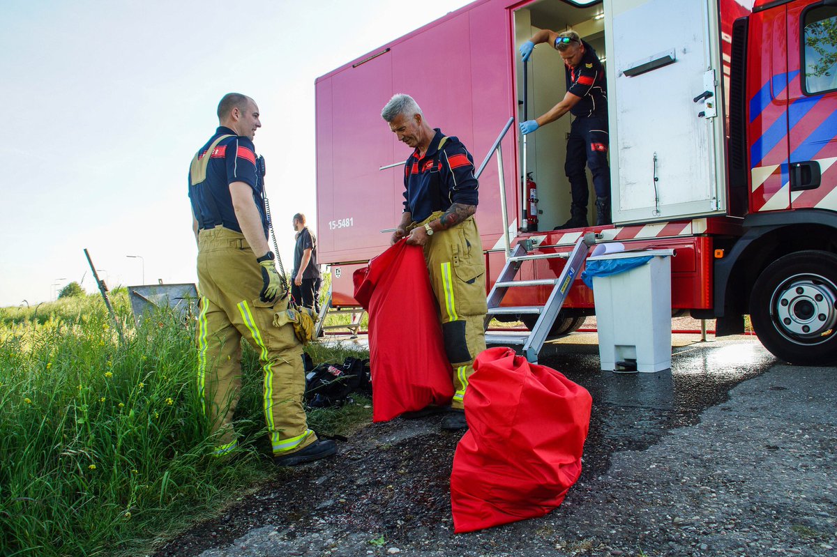 112delfland's tweet image. Brandweer redt koe uit mestkelder #Gaagweg in #Schipluiden:

112middendelfland.nl/2020/05/brandw…