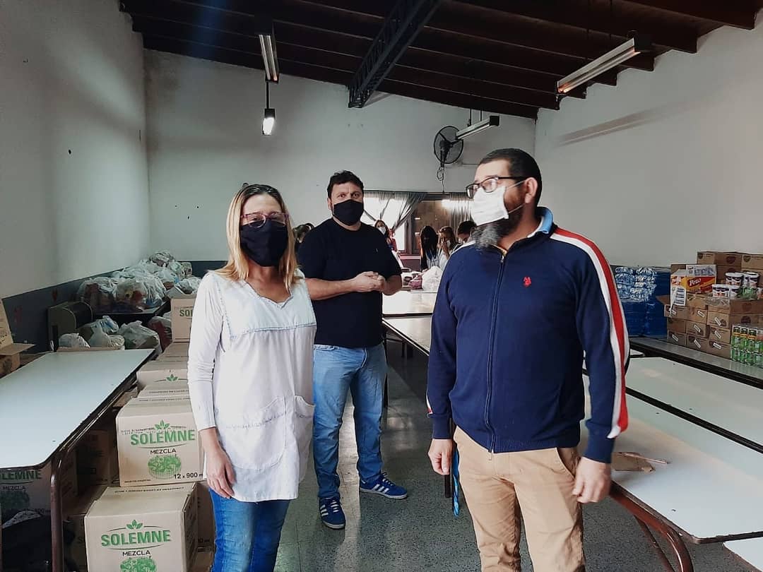 DanteBoeri's tweet image. Charlamos con lxs compañerxs en las Pps 22, 23, 24 y Secu 7 de #Ezeiza. Nos cruzamos con el Intendente @Gato_Granados y destacamos la enorme tarea de cada docente.
En Echeverria visitamos a lxs crxs de la Pp 39. Siempre con lxs compañerxs!!!
@SUTEBAProvincia @PDSurradio