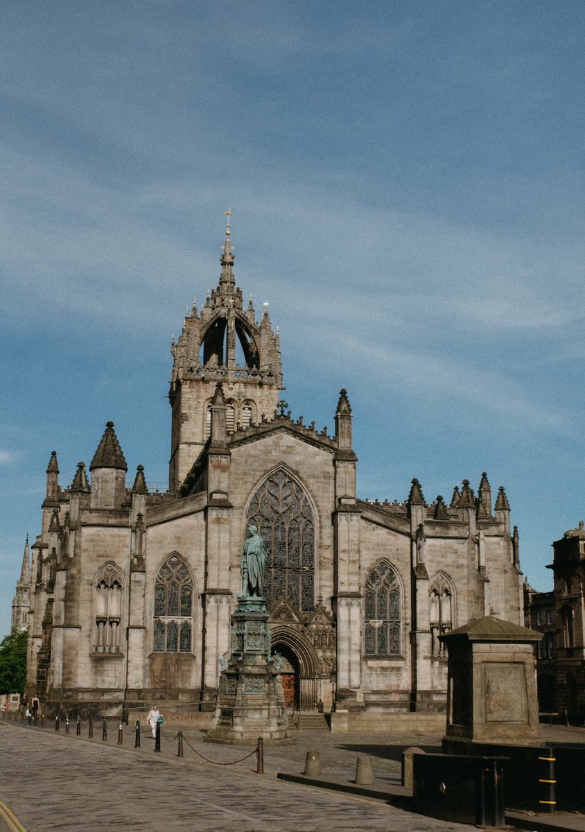 More photos of an empty Edinburgh