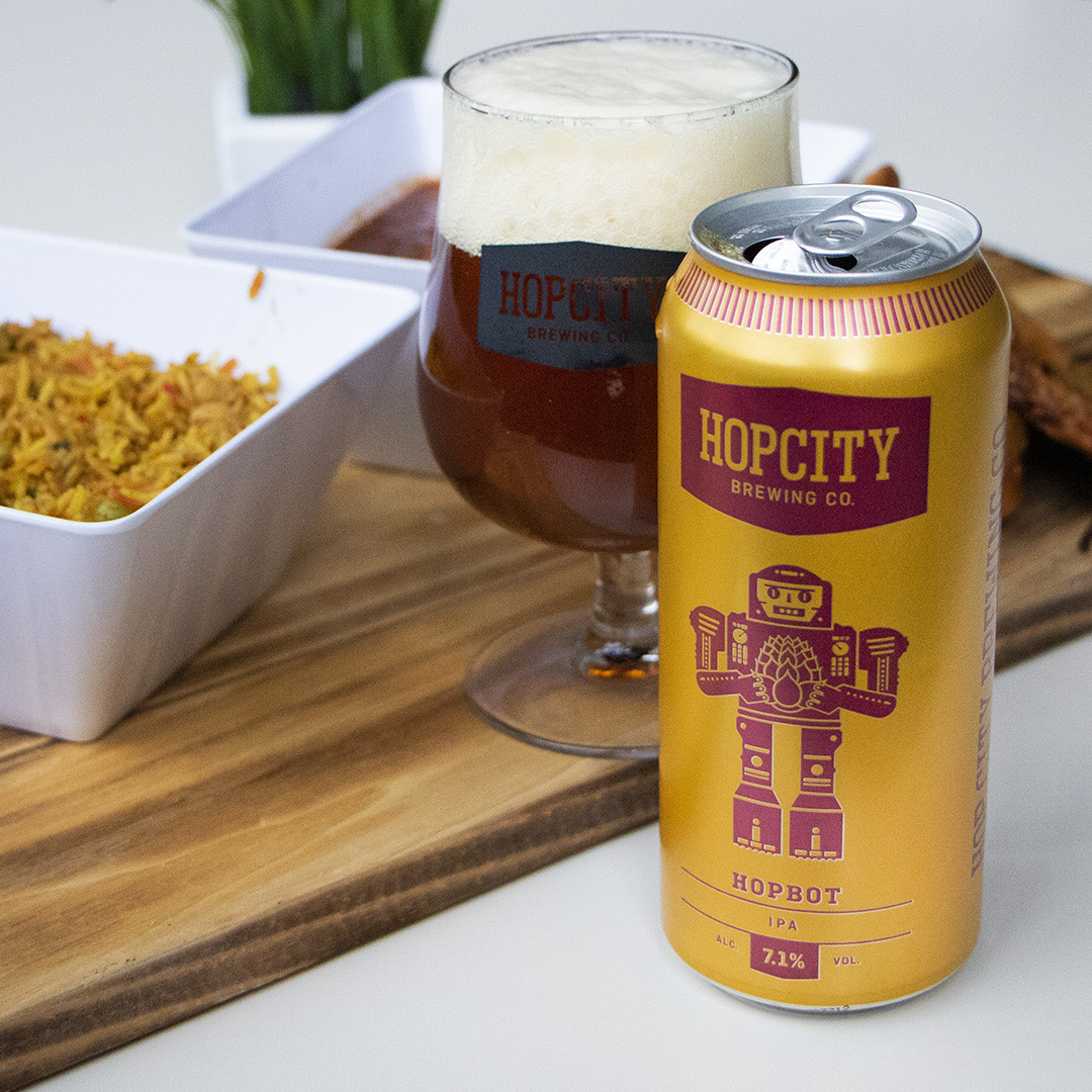 HopBot IPA is programmed with 5 West Coast American hops that make it perfect to pair with your favourite flavourful take-out. What are you ordering? Drop us a comment below ⬇