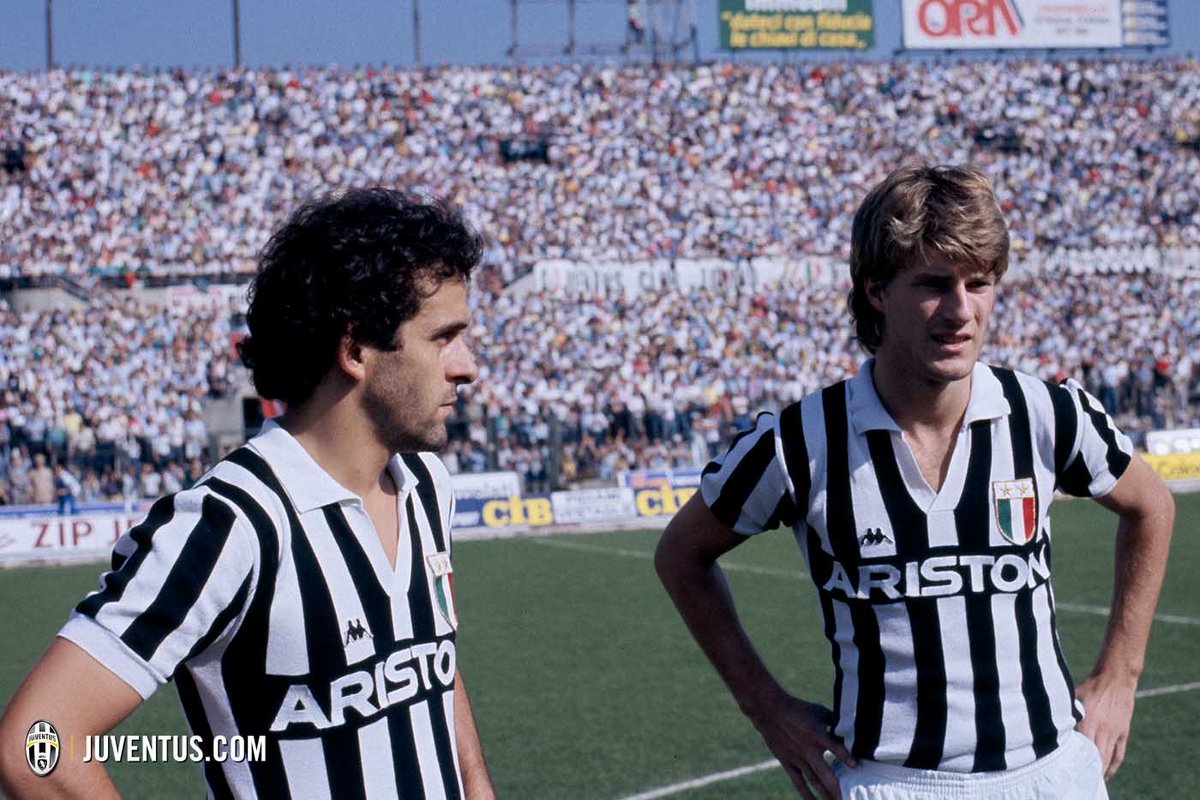 WesleyVictorMak's tweet photo. Hebben we alweer zin in een nieuwe @LoStadioNL-verkiezing? Stuur ons nu alvast jullie favoriete Serie A-shirts door! 

Ik ga voor deze vier:

Juventus (1985-1986)
Milan (1988-1990)
Fiorentina (1998-1999)
Venezia (1998-1999)

#LaMagliaPiuBella https://t.co/vuumN67iRN