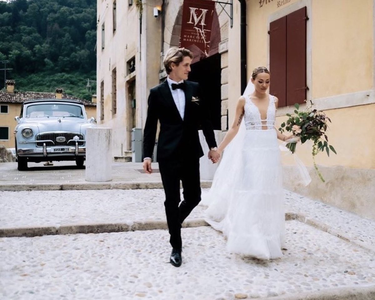 Let’s dance for ever my love ♥️
Today we celebrate this beautiful wedding. Congratulation guys and thank you for letting us being part of such a lovely day ♥️

#inmaculadagarcia #realbride #wedding #boda #vestidosdenovias #hautecouture #bridedress #bridal #bridesmaids