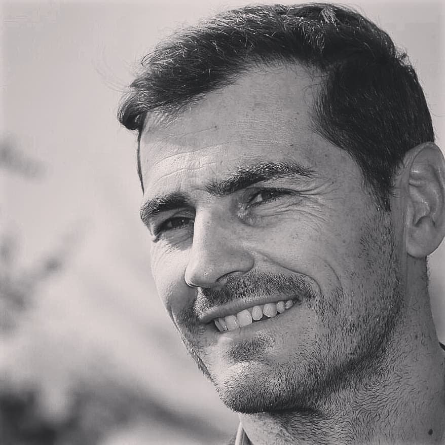 Happy birthday 
iker casillas 
39 years old 
Lots of love             