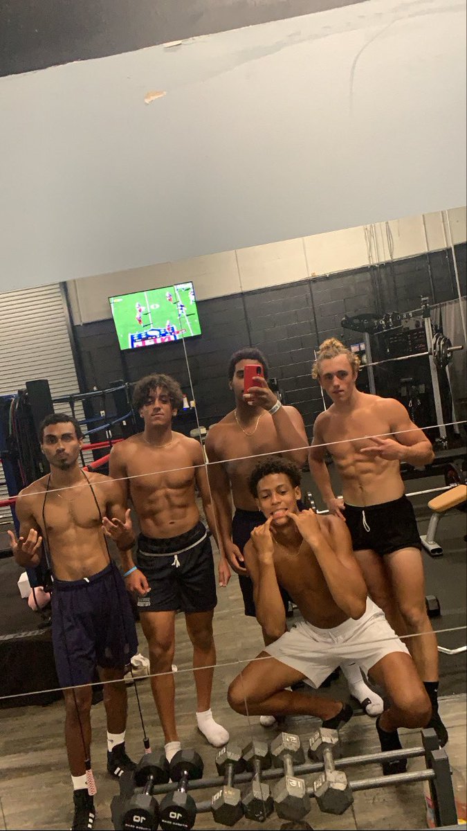 lilmicroy's tweet photo. Always trying to get better need more work at middle linebacker tho https://t.co/Y8ToAV8l0M