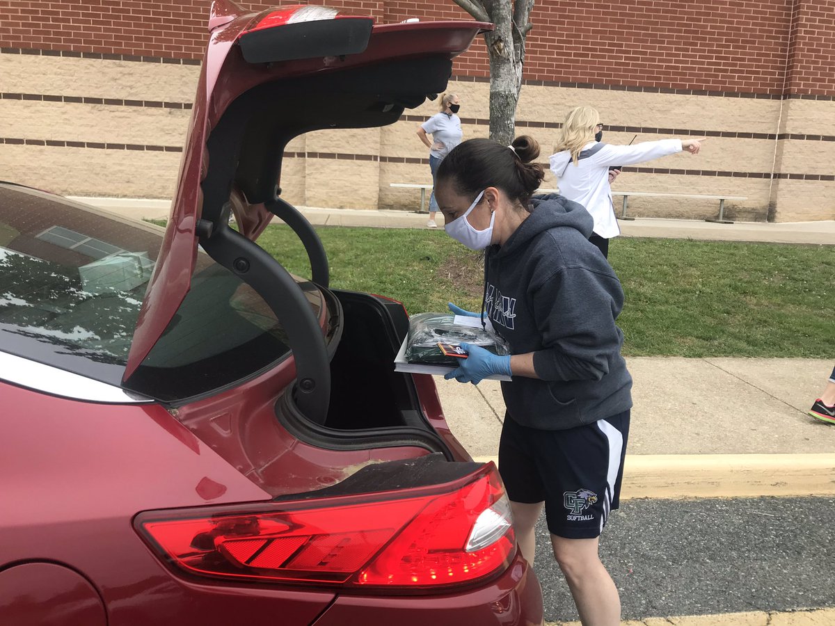 ForgeYearbook's tweet photo. Day 2 of yearbook, cap &amp; gown distribution to seniors - done!! #2020Graduates #yearbook #cforge https://t.co/6cjrChKWXX