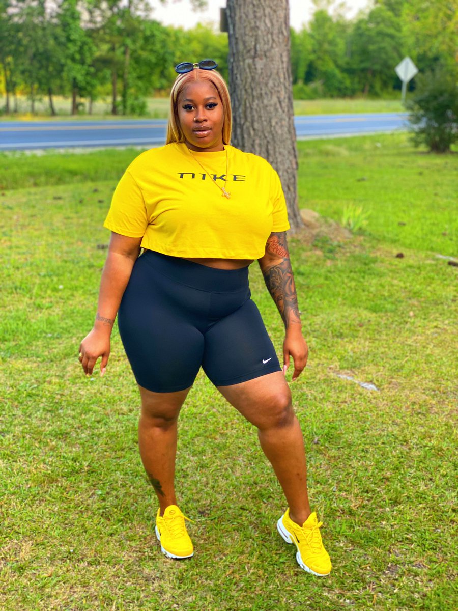 mfknshanny's tweet photo. Yellow is my color 💛✨ https://t.co/MuNZKZgMeT