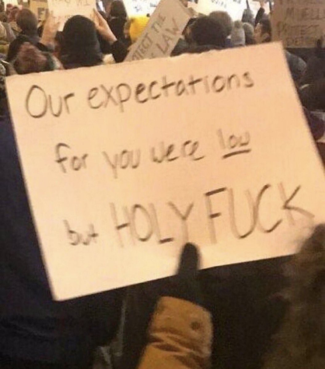 bianca_laurita's tweet photo. my reader & psych teacher when they see that i interpreted “pet therapy” as ACTUAL THERAPY DONE ON PETS TO REDUCE THEIR ANXIETY, NOT using pets as a form of human therapy...
👁👄👁 DHSJKWQ #APpsych #apexam #ap #appsychexam https://t.co/MB3N3Y1XNr