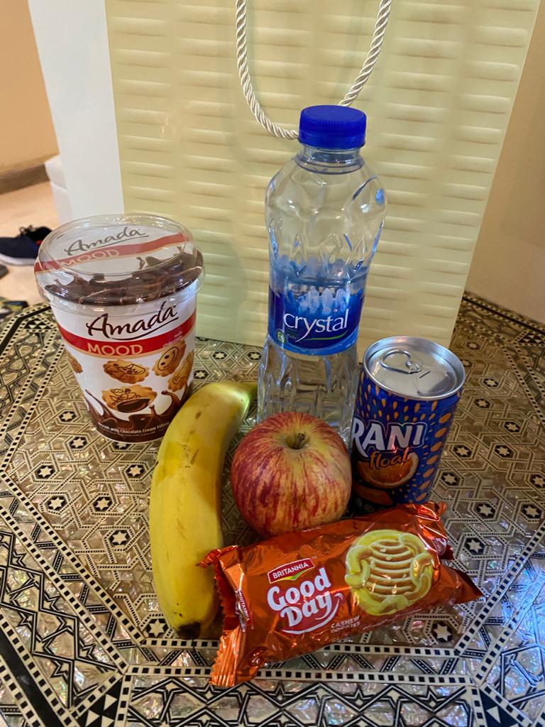 VarunParekh11's tweet photo. @SocialGma taking the time to thank them for their service during this time :) #DeliveringSmiles #smilesbox @DxbModern @GMA_IBDP (image has been blurred to respect their privacy) https://t.co/5LGxxgo2nE
