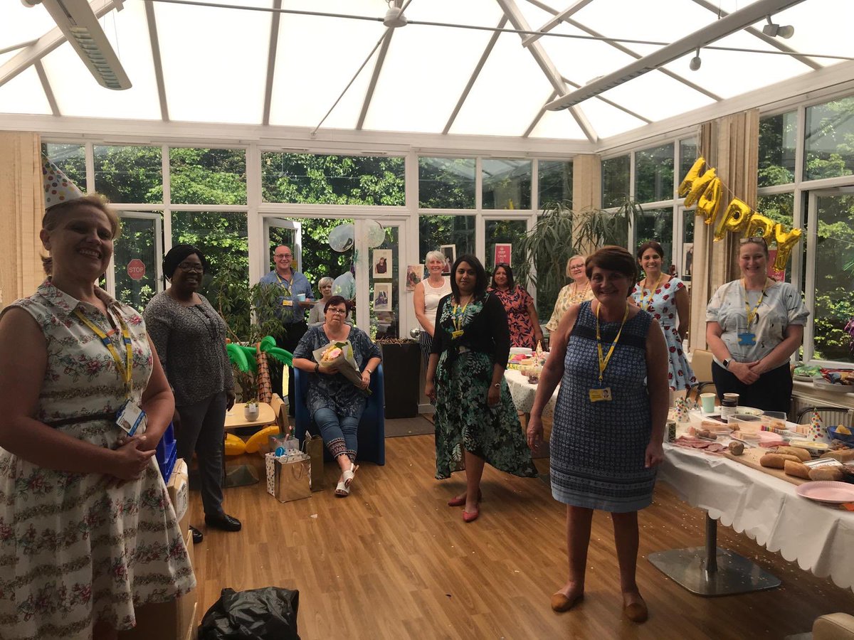 LisaLouRMN's tweet photo. Thank you to all my lovely colleagues @OxleasNHS for kicking off my special birthday celebrations @stacywash19 @RiverssimpsonK @saraoxqi @janewells99 @OxBugBuster @helennich1 @LawrenceYong3 much love to you all 😘 https://t.co/Jx4wPtsZAI