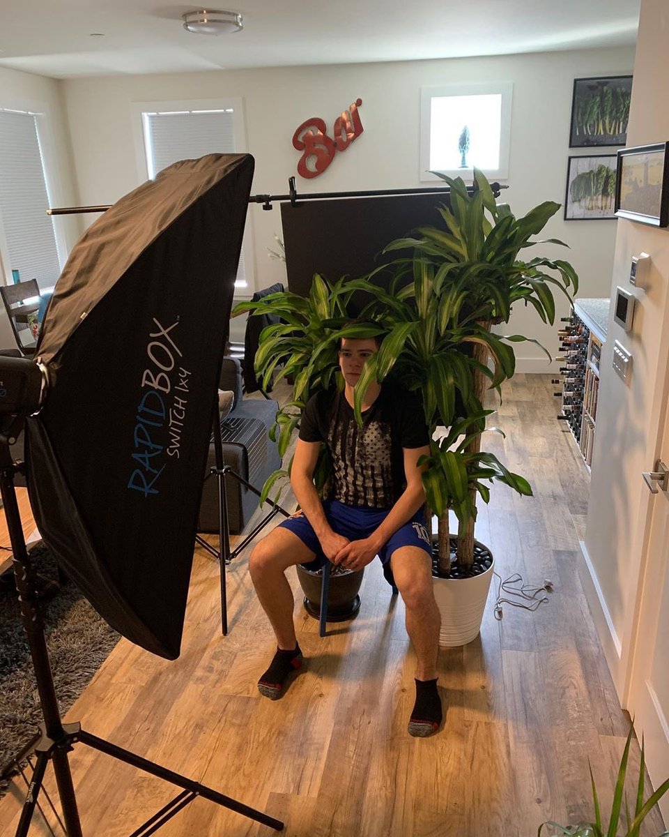 WestcottCo's tweet photo. New York-based photographer @cheftt captured these shots with the #FJ400 in a #RapidBox 1x2. Not bad for some house plants and a spray bottle 🌿

https://t.co/gAN8K9o1rq

#portraitphotography https://t.co/xe9qLyHMzM