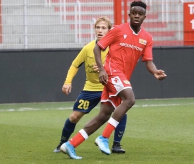 IsidroPerasso's tweet photo. #TalentosIP
Malick Sanogo 🇺🇸
•Edad: 15 años (30/06/2004)
•Puesto: Delantero Centro
•Altura: 1,85 m
•Club Actual: Union Berlin Sub 17
•Esta temporada (Bundesliga Nord Sub 17):
21 partidos (1815’-96% de los minutos posibles), 17 goles (1 cada 106’) y 7 asistencias. https://t.co/mtaEWSl9sy