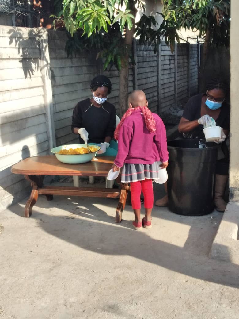 Semalho's tweet image. Day 35!!!

516 children were served porridge
1610 people were served supper. We had 200 new registrations. 
To all the meals served
To all the support given
To all the sweating
We are thankful.  

#covid19lockdownreliefkitchen