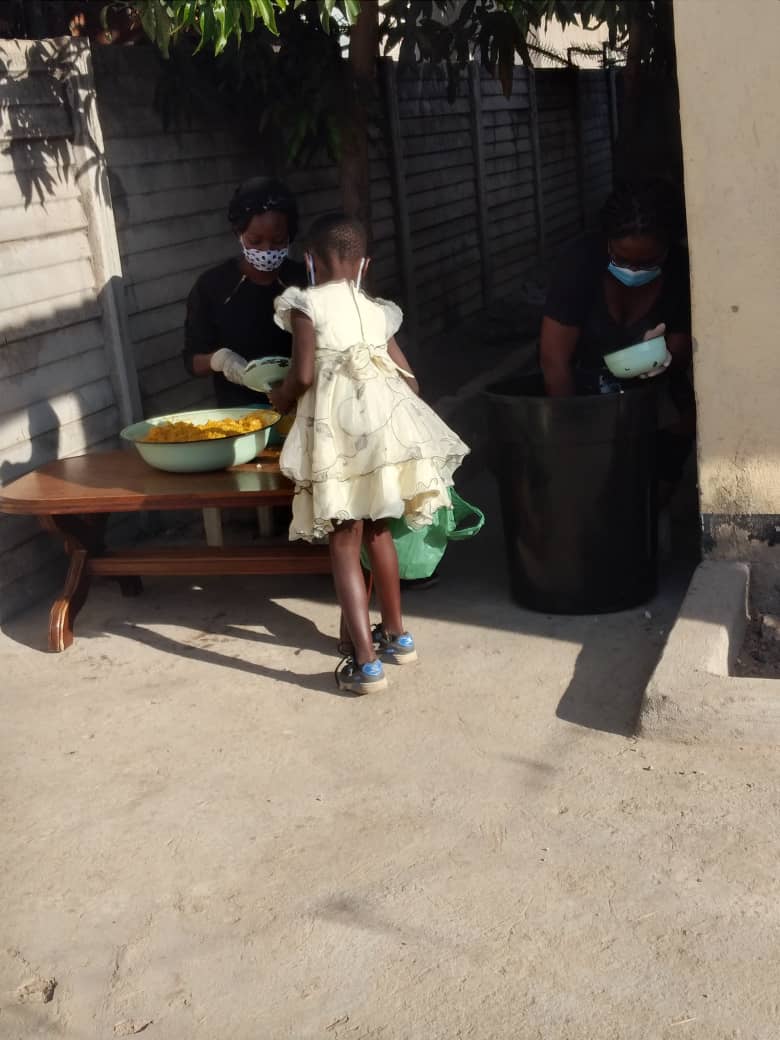 Semalho's tweet image. Day 35!!!

516 children were served porridge
1610 people were served supper. We had 200 new registrations. 
To all the meals served
To all the support given
To all the sweating
We are thankful.  

#covid19lockdownreliefkitchen