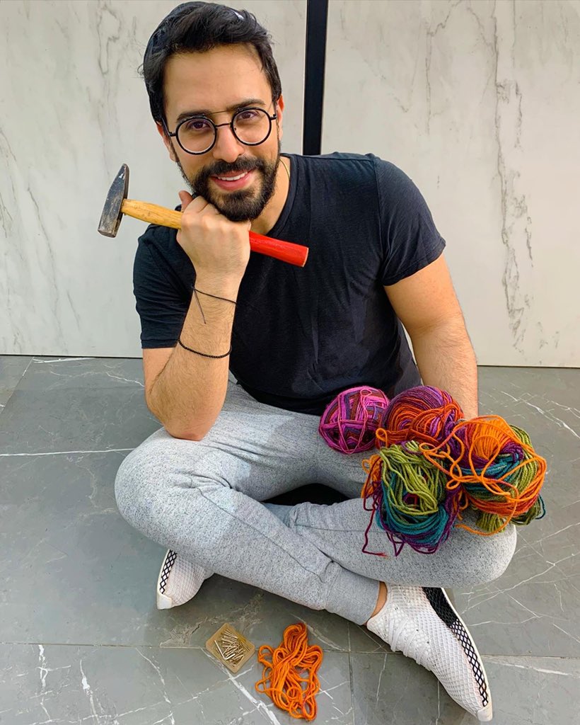 Decoventure's tweet photo. I've been seeing tons of string art popping up all over the web and I decided for today’s DIY on @mashhadiya to try my hand at a piece of my own! Check it out now on @AlMayadeenNews with @MedawarLana ! #المشهدية 

Full DIY in my highlights:
https://t.co/RFpG50tEp6 https://t.co/wYRN33RNzU