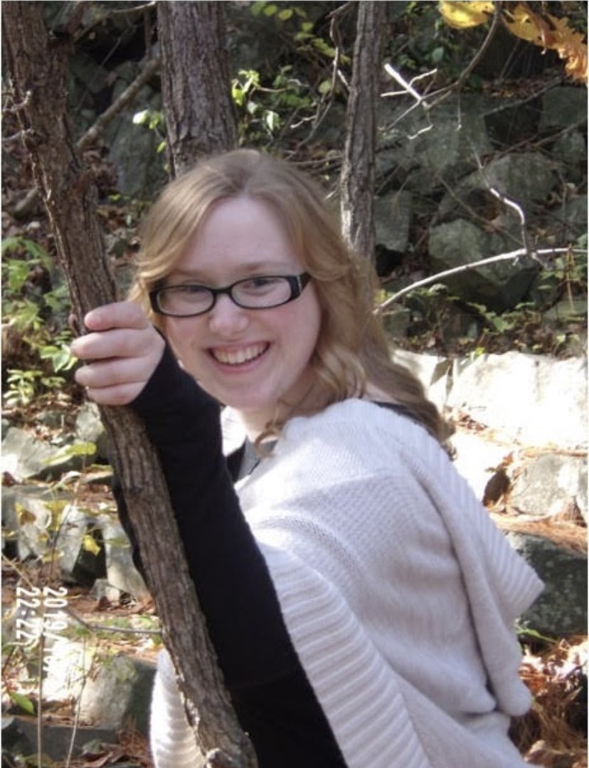 ChoirLakes's tweet photo. CLHS Senior Choir Spotlight 
Katie RempelEwert is a 4 year choir member who will be attending The University of Minnesota Twin Cities &amp; studying biology. Her favorite memory of choir was singing with the choir for contest and going to Perkins with friends after. #gonnamissyou https://t.co/GSSxuvbr27
