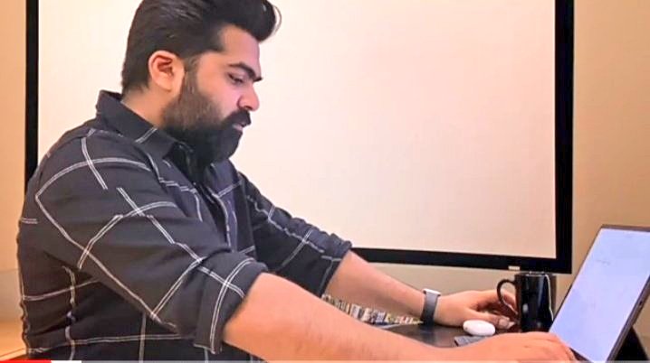 kayaldevaraj's tweet photo. #SimbuUpdate #STR #SilambarasanTR #VTV2
#Maanaadu முடிந்த பிறகு
#விண்ணைத்தாண்டிவருவாயா2
வாழ்த்துகள் சிம்பு https://t.co/OCoT9KP7WX
